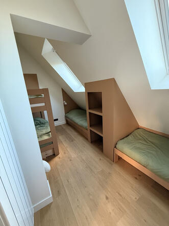 👉 Chambre avec lit + bureau ✔️ propre ✔️ lumineux