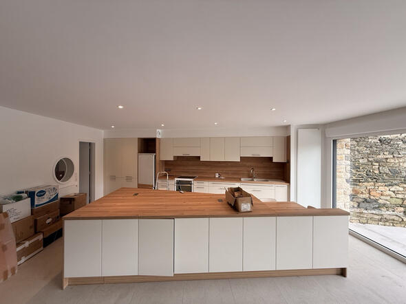 👉 Cuisine blanche ✔️ rendu haut de gamme ✔️ super lumière